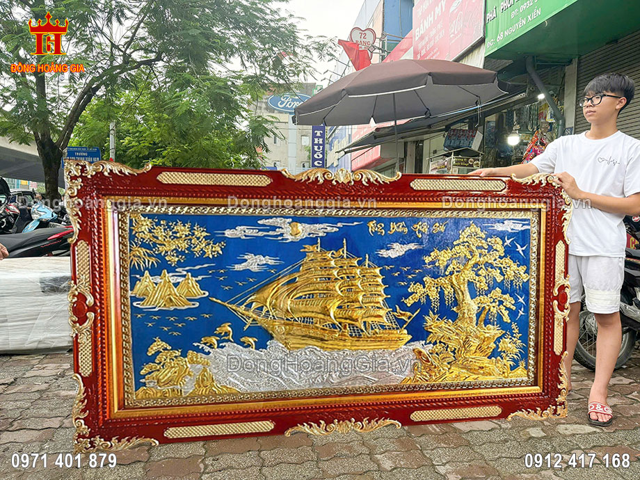 Bức tranh được chế tác từ đồng tấm nhập khẩu có độ dày 8rem chắc chắn